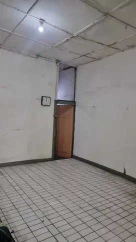 Dijual rumah tua, pinggir jalan Rawamangun, dekat pasar dan terminal