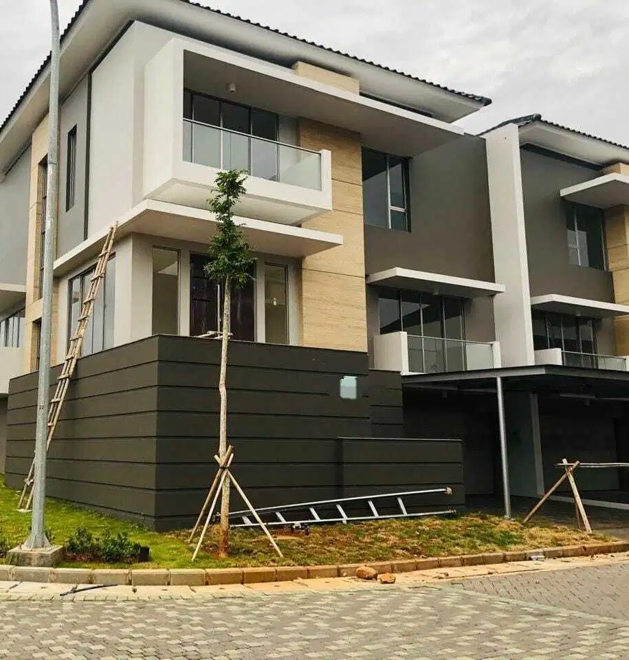 Rumah Besar di Golf Island, 17x20 Hoek, Serenade Lagoon Kosong