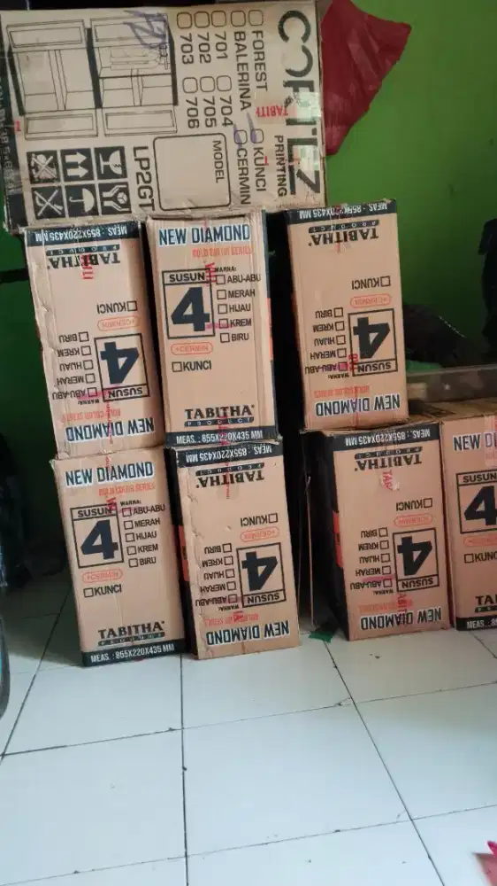 Lemari baju 4 susun kaca