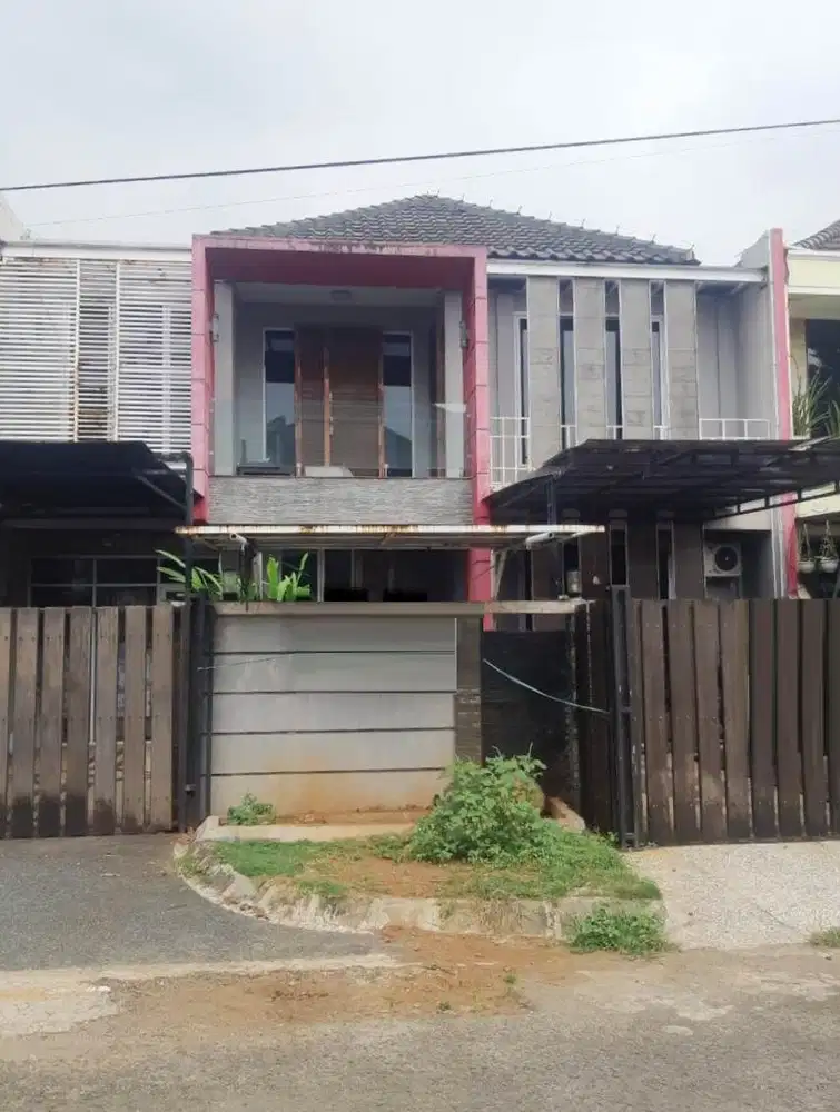 Rumah 2 lantai luas 200m2 Type 4KT diTaman Modern Cakung Jakarta Timur