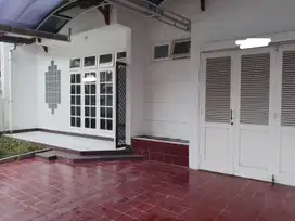 Rumah 2 lantai siap huni di Taman Berdikari Sentosa - Jakarta Timur