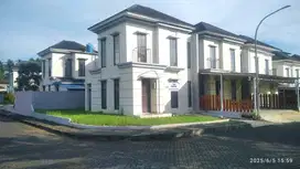 Dijual rumah 2 Lt sudut di Grand Kawanua Cluster Casa de Viola