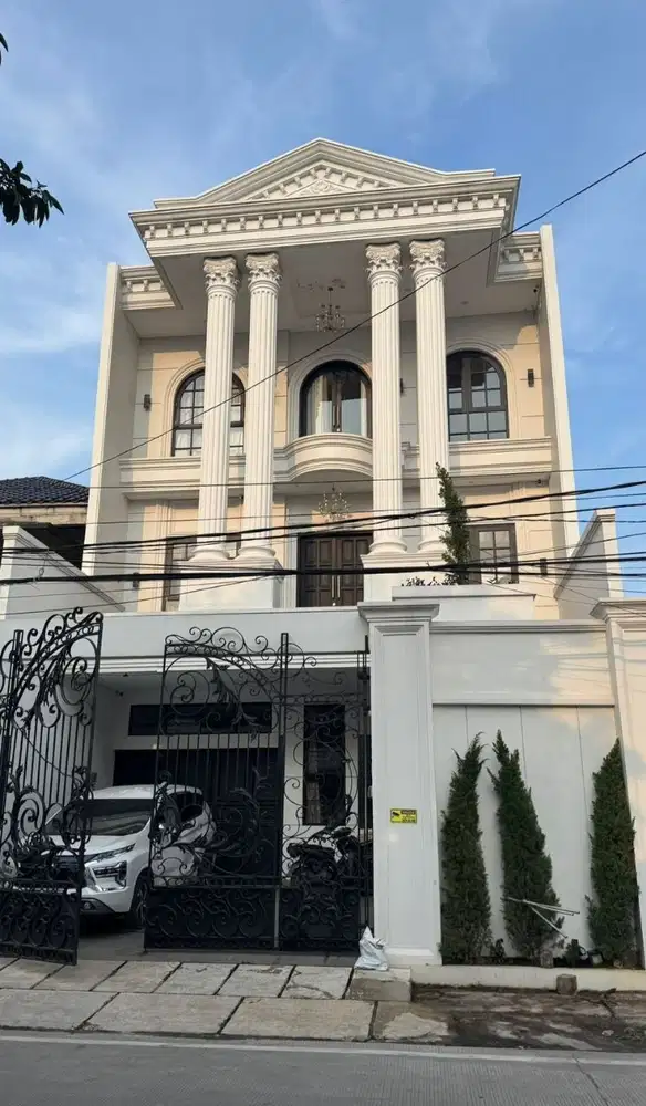 Dijual Cepat Rumah Mewah 3 Lantai di Komplek Gading Imperial, Kelapa G