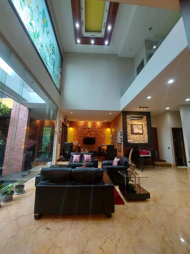 Dijual Rumah Mewah di Komplek Bukit Gading Mediterania, Jakarta Utara