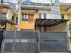 RUMAH KEPA DURI 2.5 LANTAI SEMIFURNISH DAN BEBAS BANJIR