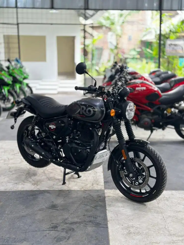 ROYAL ENFIELD HUNTER 350 ABS BARU 4 BULAN PAKAI
