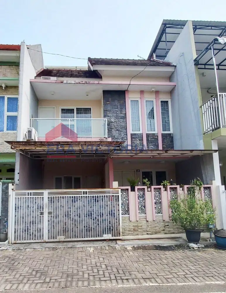 Rumah 2 lantai semi furnished dekat RSIA Puri Bunda Sulfat