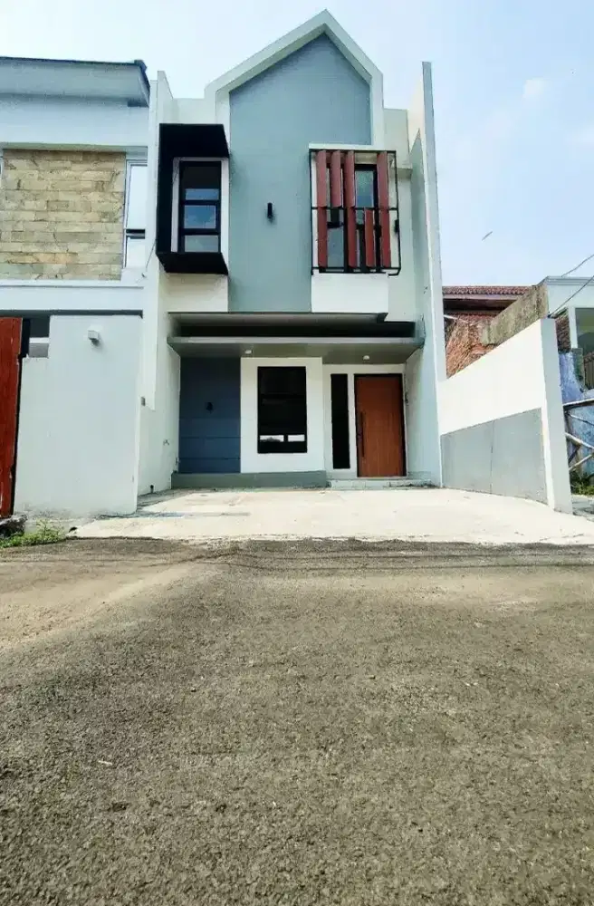 Dijual rumah Baru mewah murah 2 lantai di Kodau