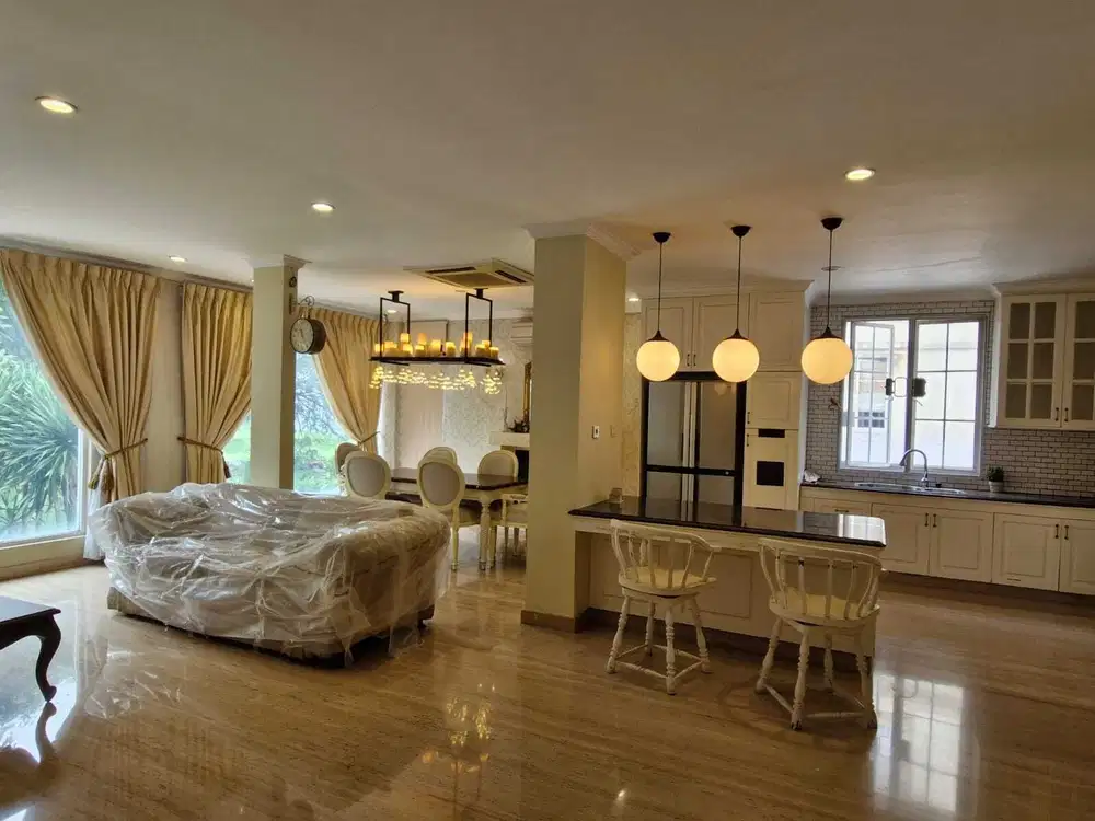 Sewa Rumah Hoek 13x18 di BGM PIK 1 - Mewah Fully Furnished
