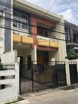 RUMAH BARU DURI KEPA 2.5 LANTAI ADA GARASI DAN CARPORT