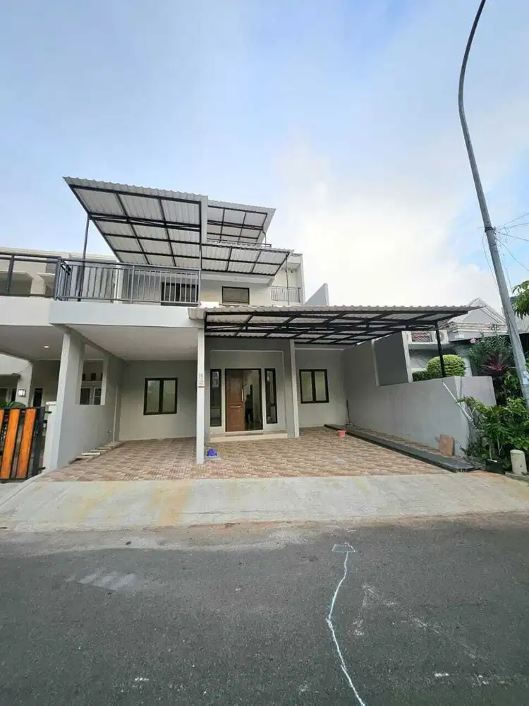JUAL RUMAH FULL RENOVASI CANTIK STRATEGIS DAN SIAP HUNI