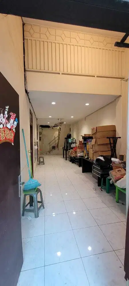 RUMAH DI HIBRIDA, KELAPA GADING, JAKARTA UTARA