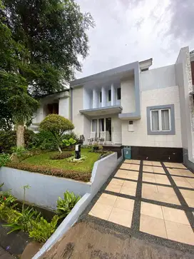 RUMAH CANTIK AREA SEJUK FULL FURNISHED SELANGKAH KE TOL