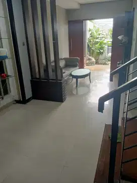 Dijual Rumah 3 Lantai Furnish Di Pelepah Indah Kelapa Gading