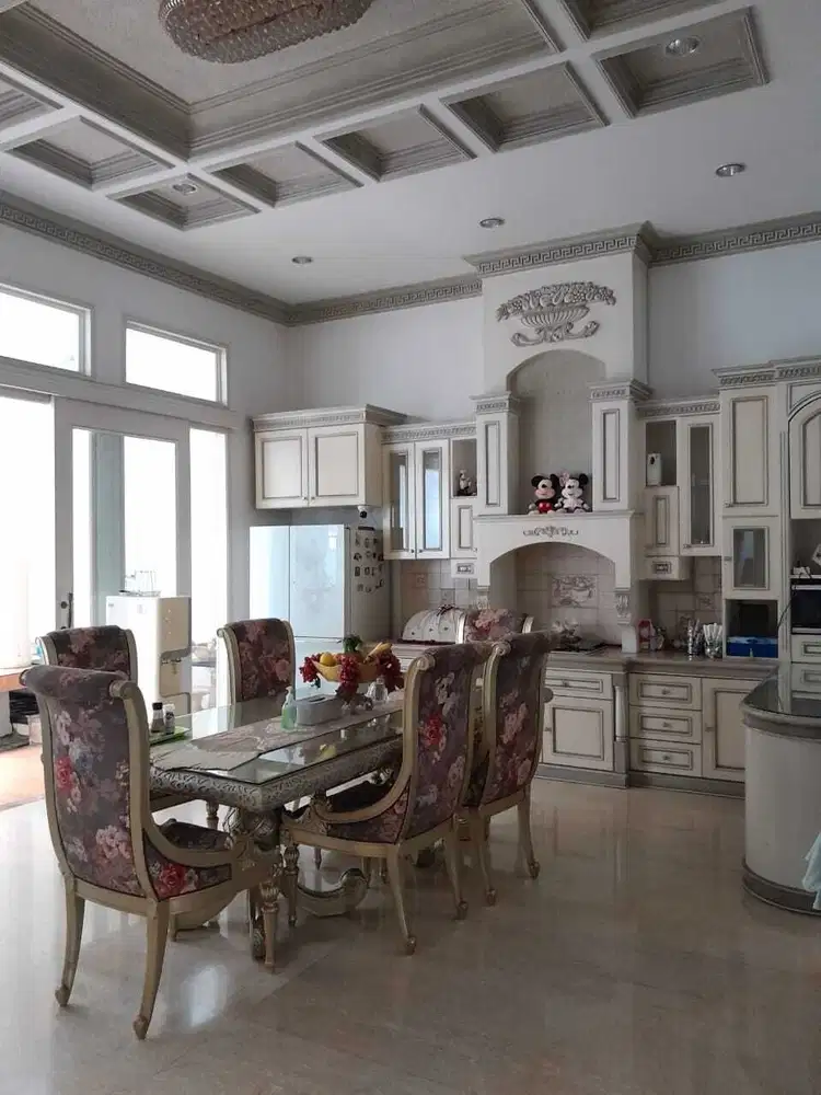 Disewakan Rumah cluster diBukit Gading Mediterania 3lantai Furnish