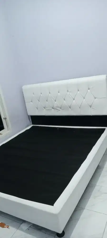Divan Oscar 180 x 200 like new
