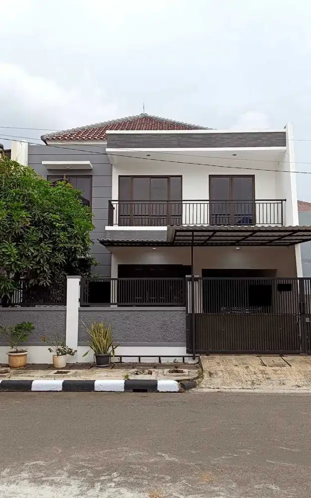 Rumah 2lantai Perumahan Metland Depan Taman