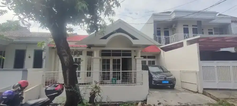 Disewakan rumah LT 180 ada halaman belakang one gate di pekayon