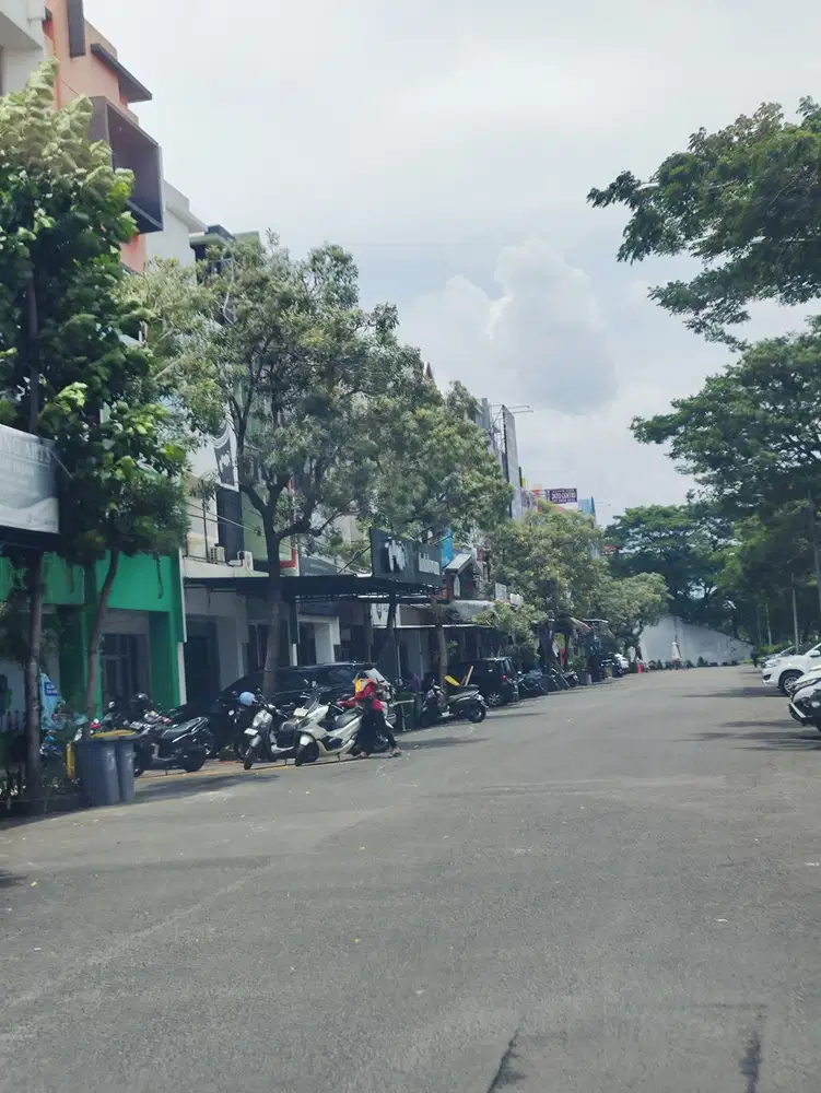 Dijual Ruko 3 Lantai Strategis di Asia Tropis, Harapan Indah Bekasi