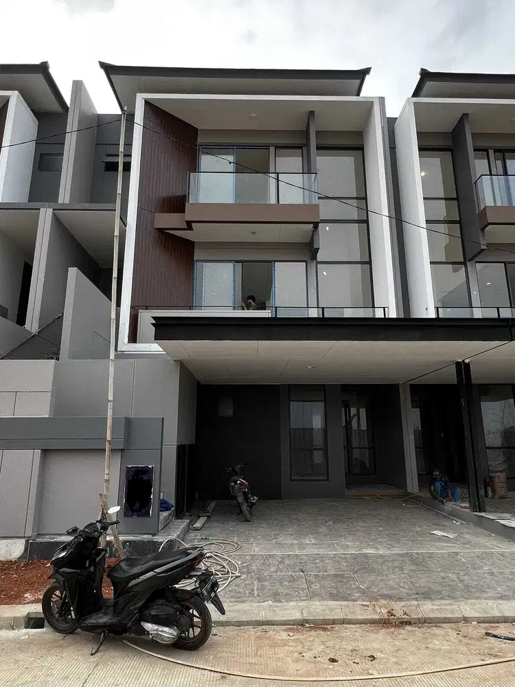 Dijual Rumah Mewah 3 Lantai di Kelimutu Asya JGC, Jakarta Timur