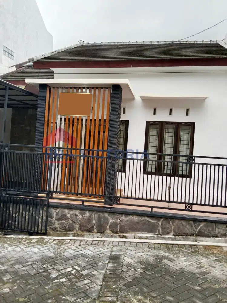 Rumah Jual Dalam Perum Puri Bunga Lokasi Ramai Dekat Suhat Kota Malang