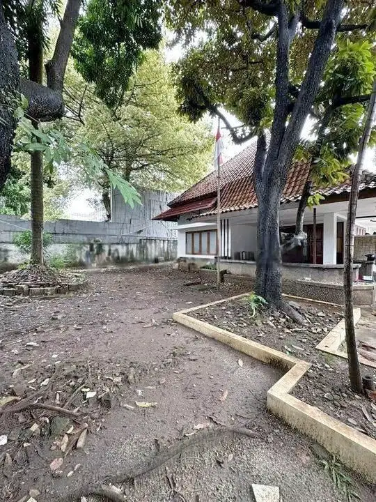 DIJUAL RUMAH TUA DI MENTENG
