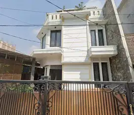 Dijual via lelang Rumah hook di perumahan sunter hijau Jakarta utara