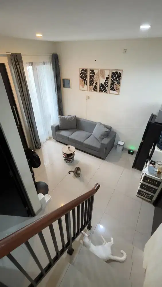 Jual cepat rumah 2 lantai semi furnished di lavesh harapan indah Bekas