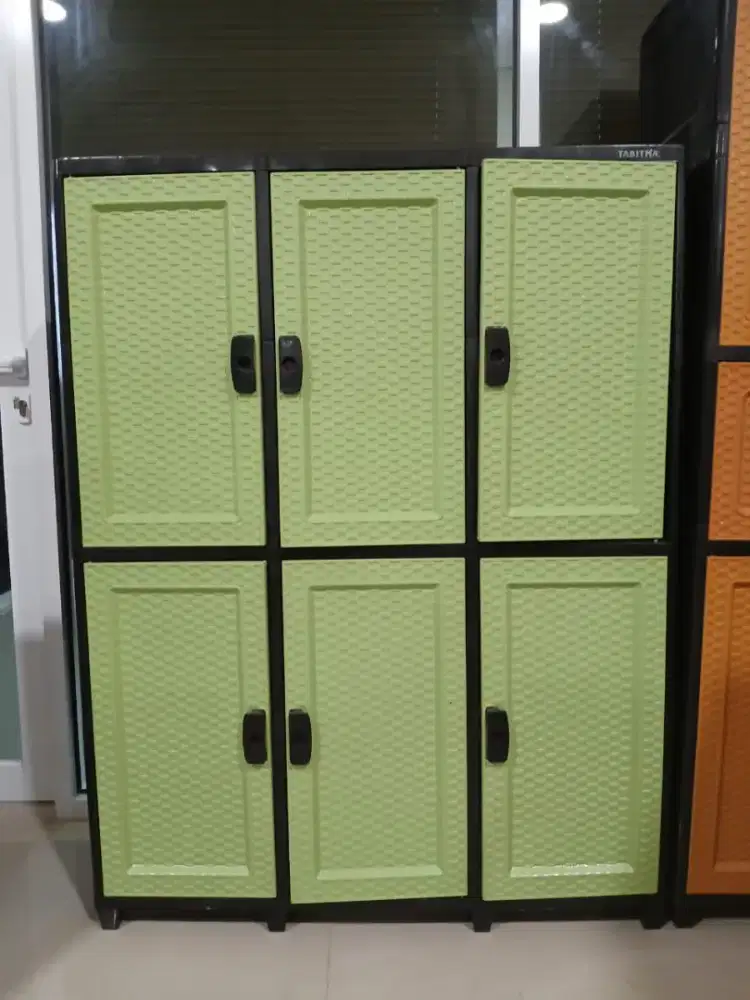 Kemari baju 3 pintu full hambalan