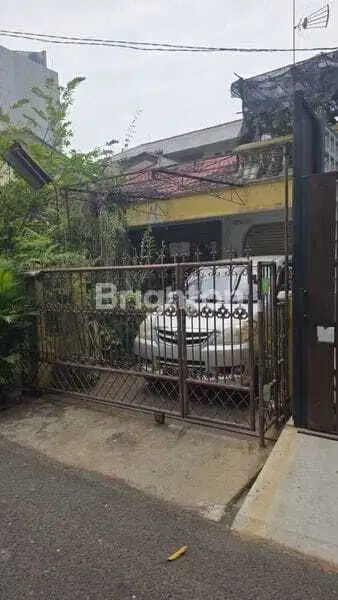 Rumah Meruya Dekat Pusat Kuliner Jakarta Barat