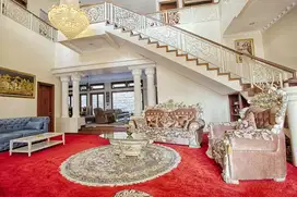 RUMAH SULTAN YANG MEWAH DAN MEGAH BERGAYA KLASIK FULL FURNISH