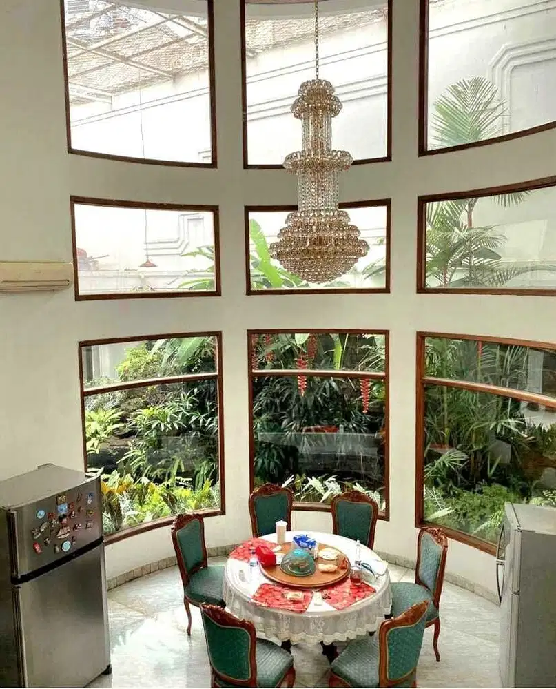 Rumah 2 Lantai, Hook, Full Furnished di Gandaria City Jaksel
