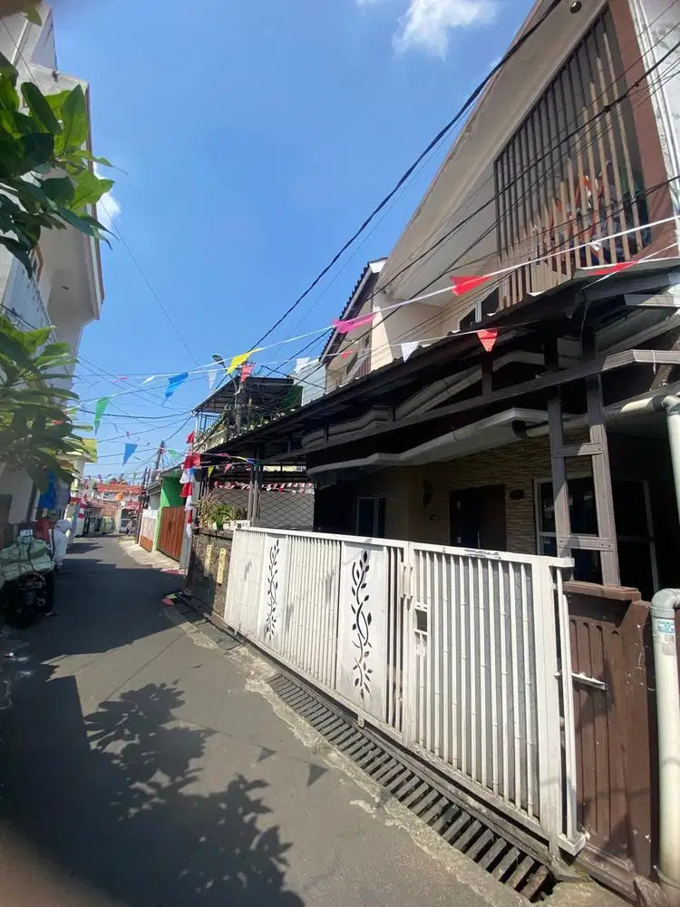 Dijual Rumah 2 Lantai Kalisari Pasar Rebo Dekat Mall Cijantung