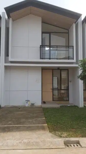 Disewakan Rumah Cluster 2 Lantai Lippo Karawaci Strategis