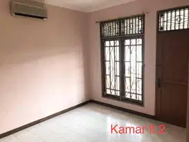 Disewakan rumah siap huni villa west wood pakuwon city