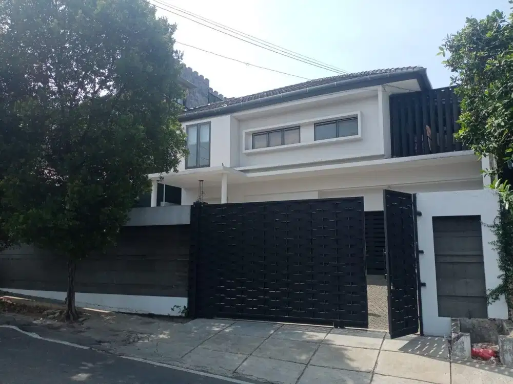 Rumah 2 Lantai Ada Pool di Pondok Pinang, Hanya 6 Menit Ke Tol Veteran