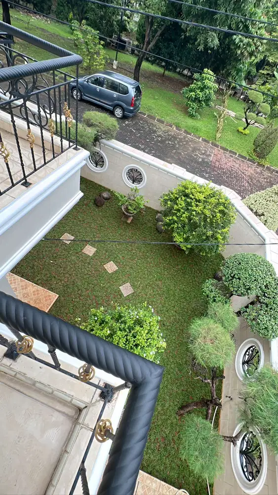 Citra 3 Jakbar Hook Lokasi Strategis Lt 300m2 / Lb 352m2