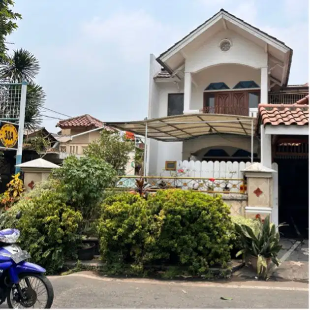 Rumah Hoek Aman Nyaman Di Kompleks Duren Sawit