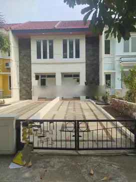 Rumah Baru sudah direnovasi 2 lantai