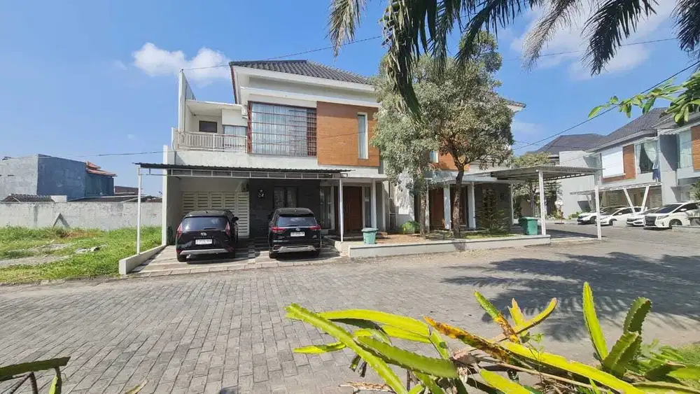 Rumah Mewah Minimalis Dekat Mall The Park Solo Baru