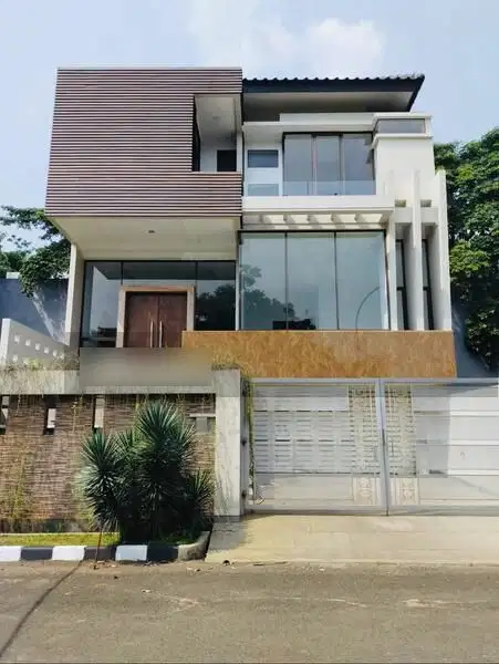 Rumah baru permata buana luas 200m