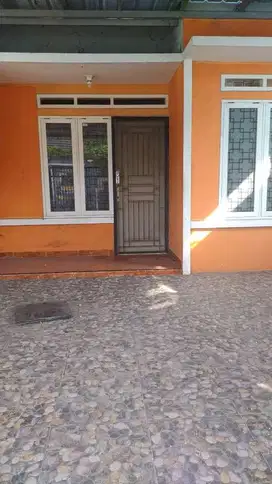 Dijual cepat dan paliiiiing muraaaaah  rumah di Cikupa asri