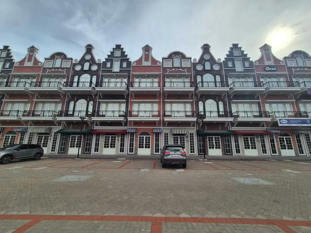Hadap Jalan Raya Ruko Amsterdam Ebony Island Pik Unit Gandeng