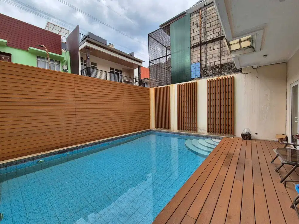 Hadap Selatan Timur Rumah Katamaran Indah Pik Ukuran 8x28