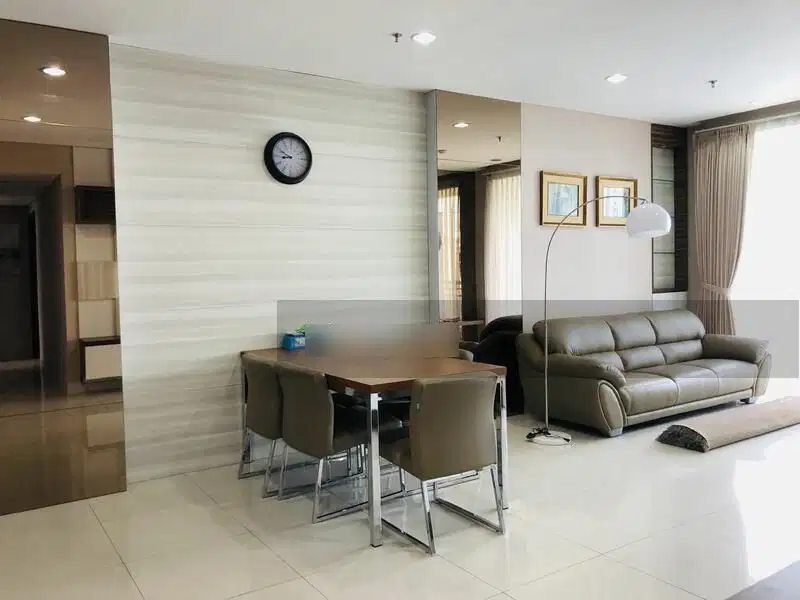 Sewa Apartemen Central Park 3 Kamar plus 1 kamar pembantu furnished