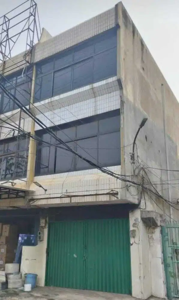Disewa Cepat Ruko Siap Pakai 3,5 Lantai di Jalan Lingkar Luar Barat