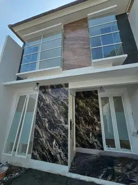 RUMAH SIAP HUNI DI SUMBERREJO MAKMUR BENOWO