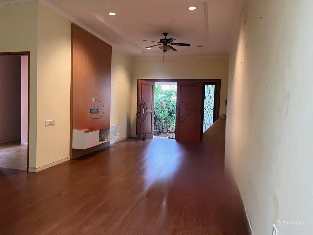 Rumah Renoved 22x10 222m Semi Furnished Bebas Banjir Pluit Putri