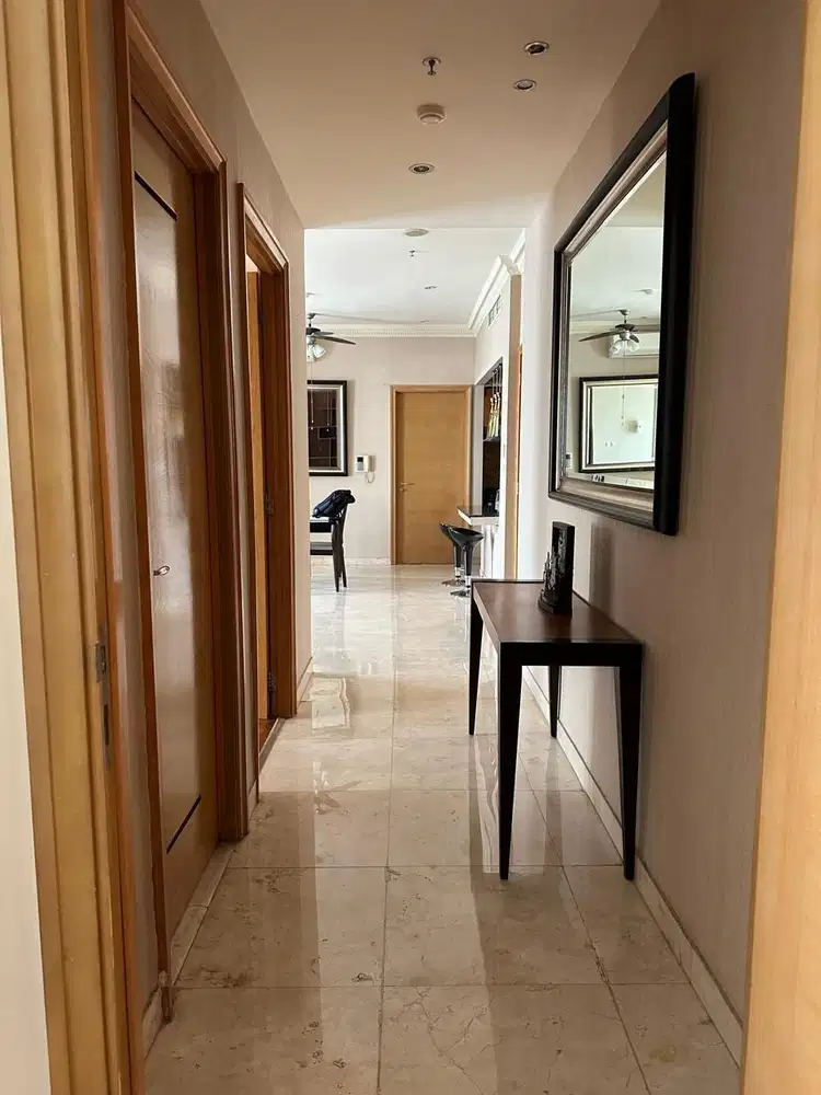 Dijual Apartemen Senayan Residence 3BR Uk165m2 Furnished at Jaksel