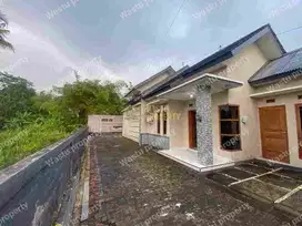 DIJUAL SETENGAH HARGA RUMAH DEKAT PASAR GENTAN